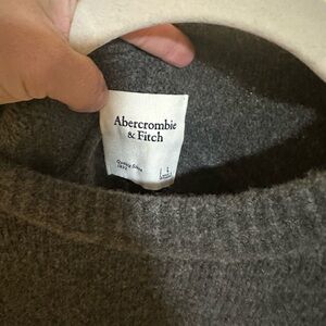 Abercrombie & Fitch Gray Crewneck Sweater